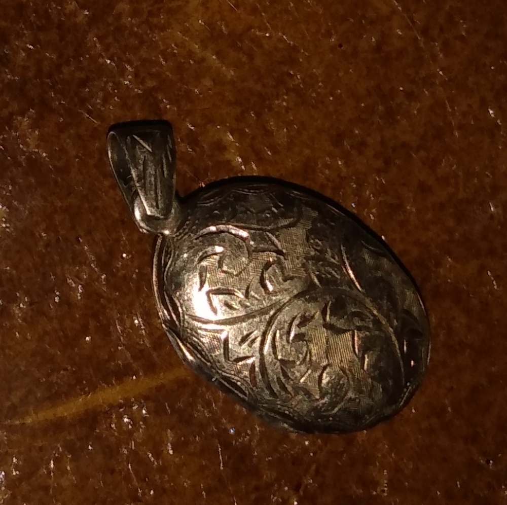 VINTAGE LOCKET - Picture 7 of 7